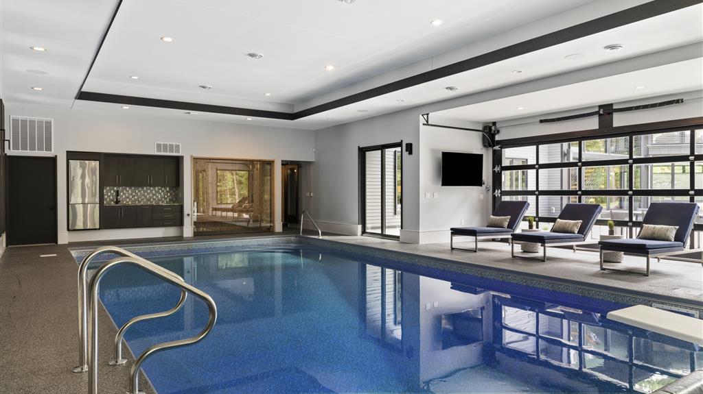 Scenic Riverside Modern Prairie - Pool 2